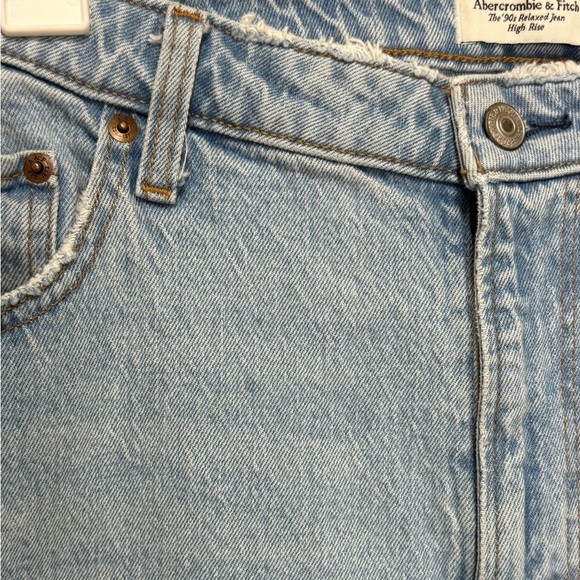 Abercrombie & Fitch The 90s Relaxed Jean High Rise Light Blue 34/18R Plus Size - Picture 3 of 9